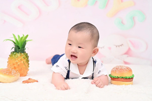 借卵生子咨询宝宝手上小红点
